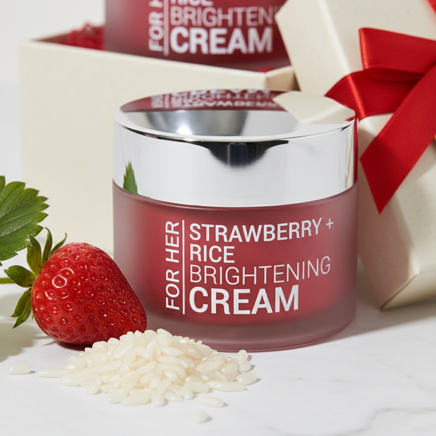FREE GIFT🎁 Strawberry + Rice Brightening Cream (100% off)